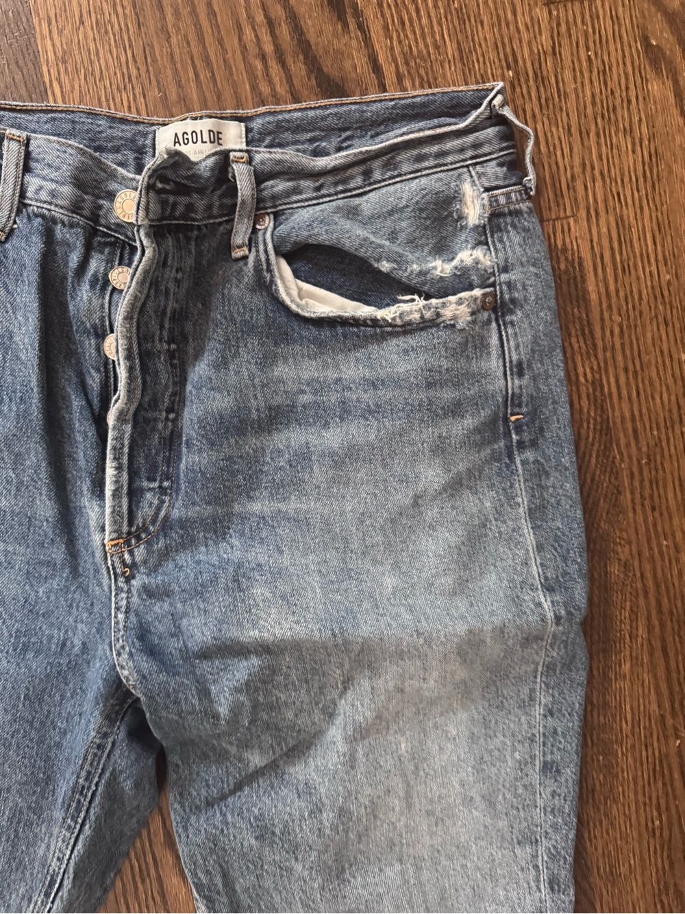 Agolde Riley Cropped Button-Fly Jeans - Picture 6 of 8